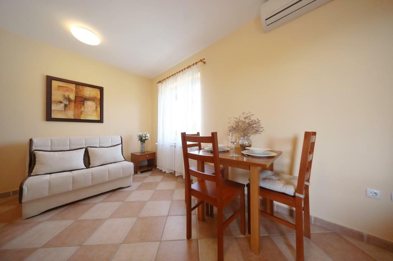 Apartments Villa Marnii Kožino Exterior foto