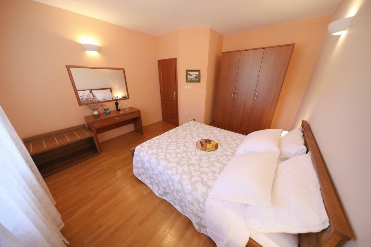 Apartments Villa Marnii Kožino Exterior foto