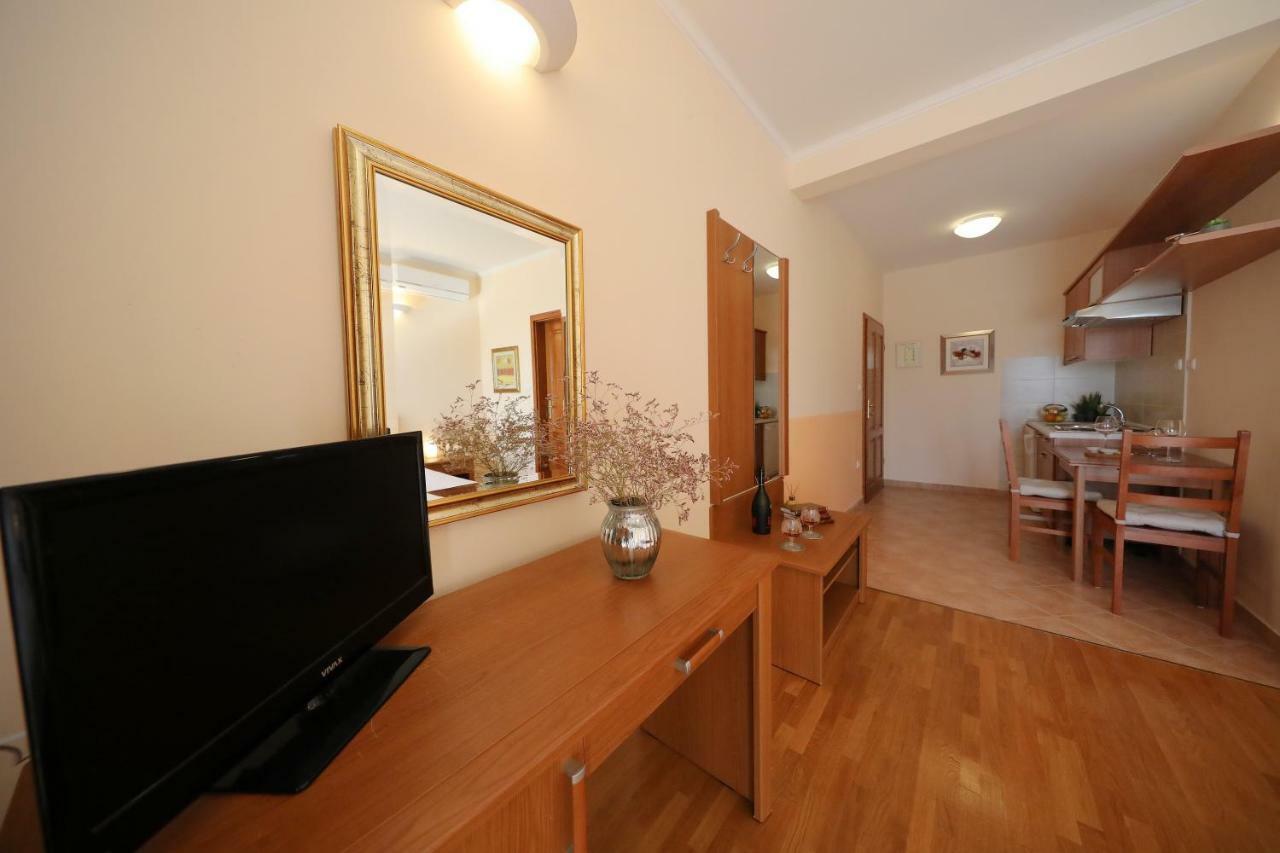 Apartments Villa Marnii Kožino Exterior foto